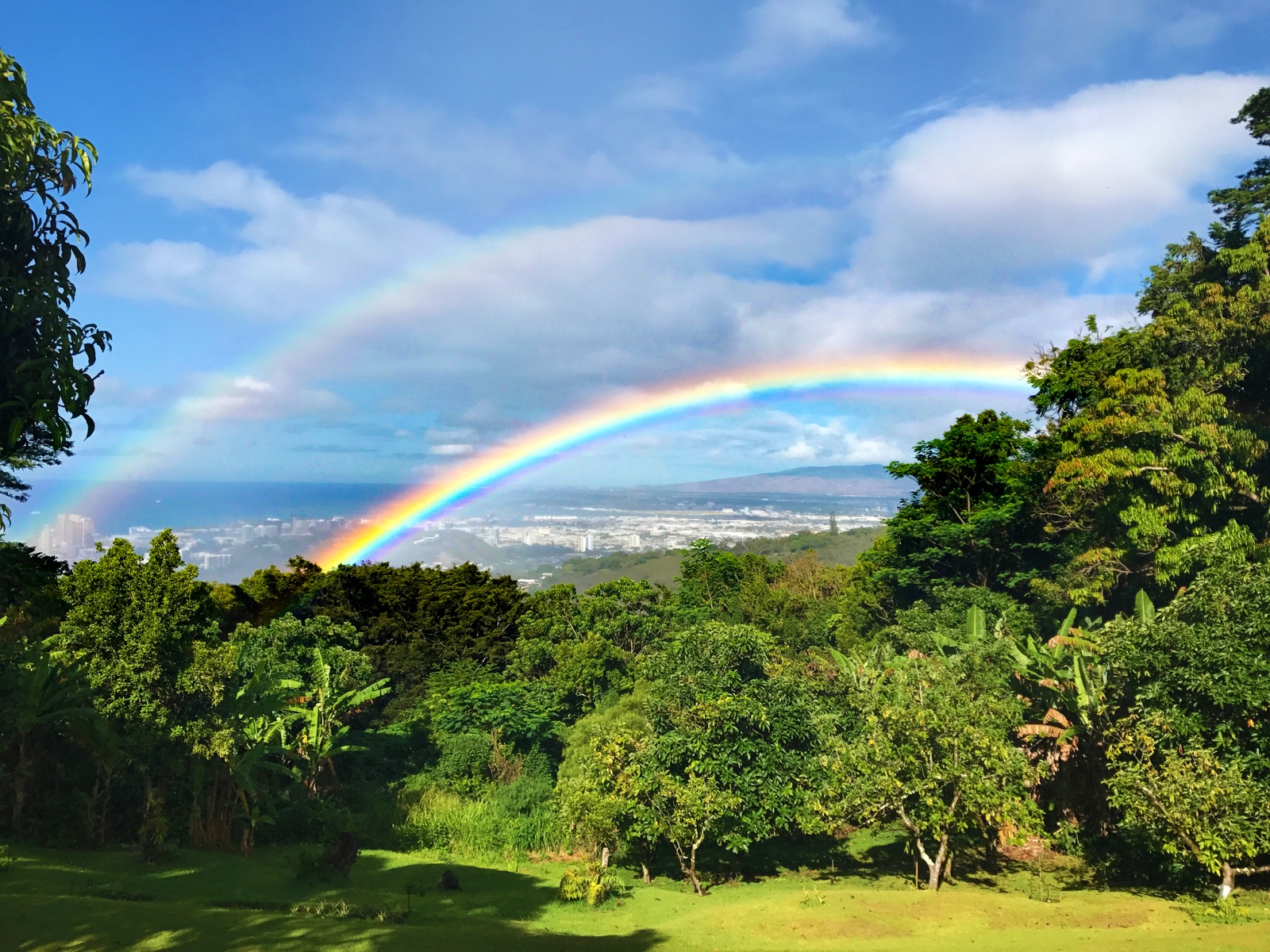 Rainbow over the hills of O'ahu